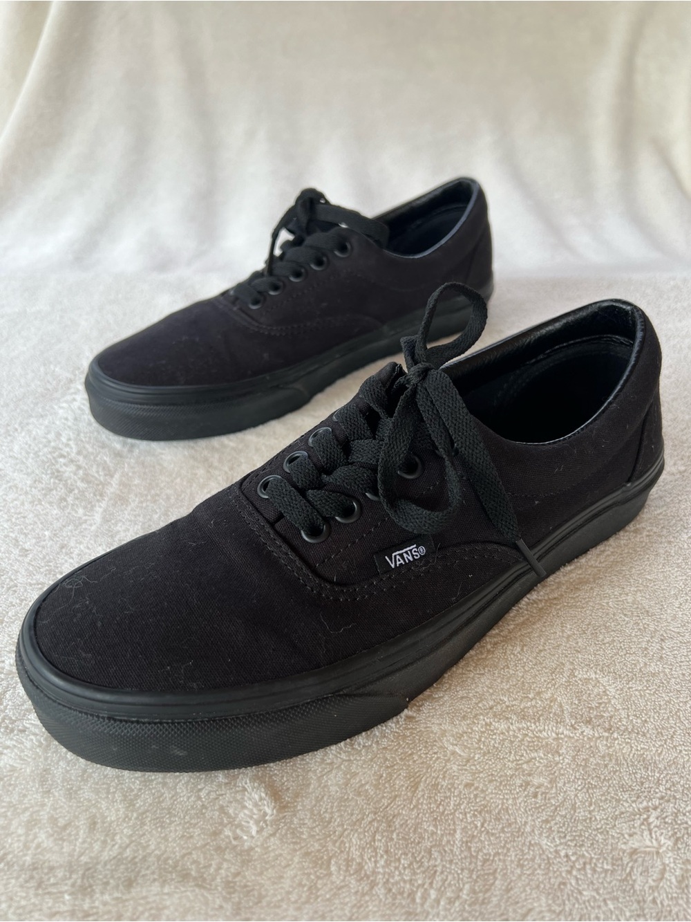 VANS AUTHENTIC ORIGINAL BLACK CANVAS SNEAKER SIZE 9.5 EUC